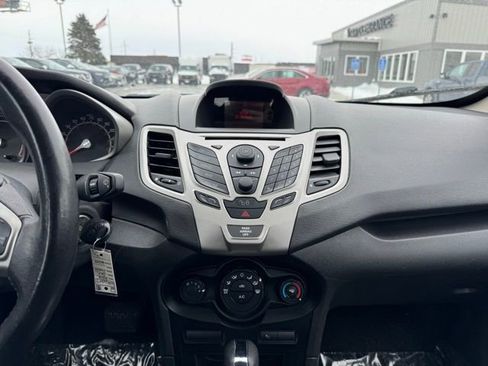 Used 2012 Ford Fiesta SEL image 2