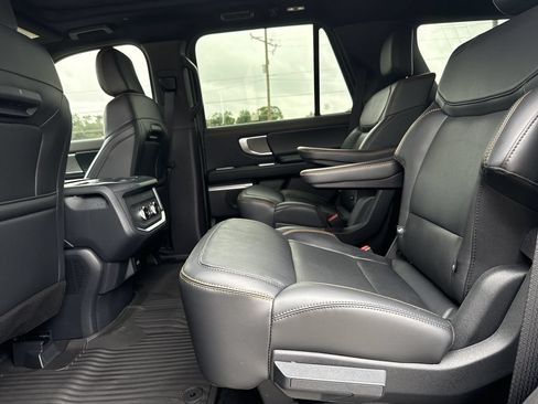 Used 2025 Ford Expedition Tremor AWD/4WD image 25