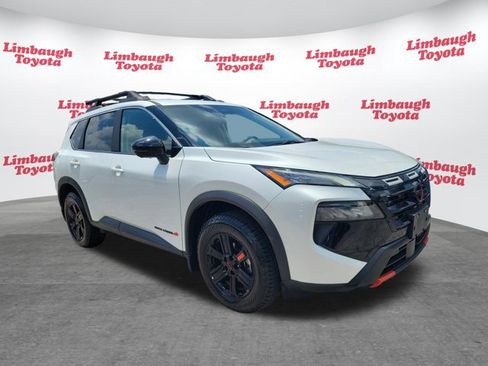 Used 2025 Nissan Rogue SV w/ Rock Creek Premium Package AWD/4WD image 19