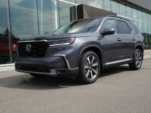 Used 2025 Honda Pilot Elite image 1