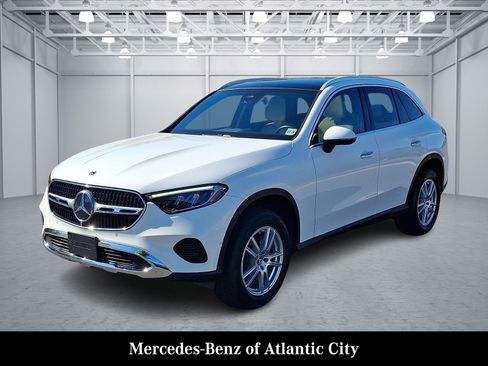 Certified 2023 Mercedes-Benz GLC 300 4MATIC image 3