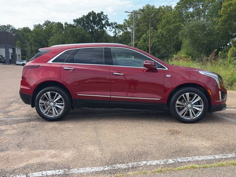 Used 2024 Cadillac XT5 Premium Luxury AWD/4WD image 3
