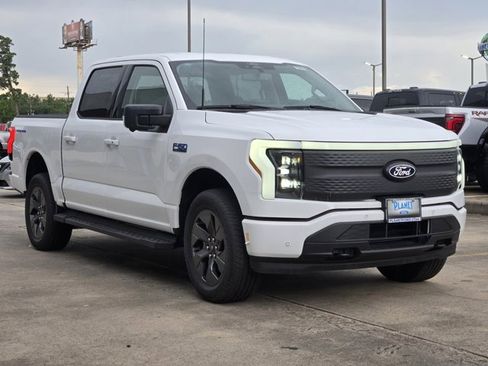 New 2025 Ford F150 Lightning Flash image 3