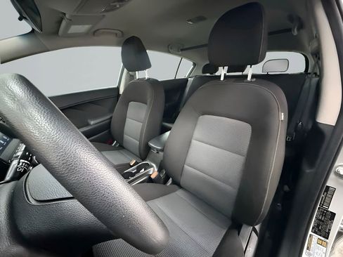 Used 2017 Kia Forte LX w/ LX Popular Plus Package FWD image 10