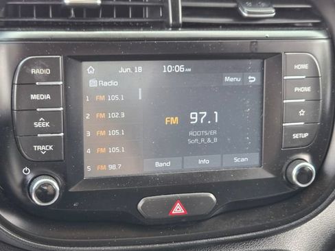 Used 2020 Kia Soul LX FWD image 26