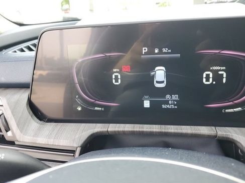 Used 2024 Kia Telluride EX w/ EX Captain's Chair Package FWD image 26