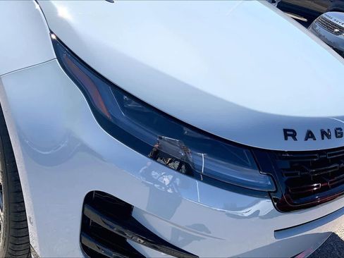 New 2026 Land Rover Range Rover Evoque Dynamic SE AWD/4WD image 13