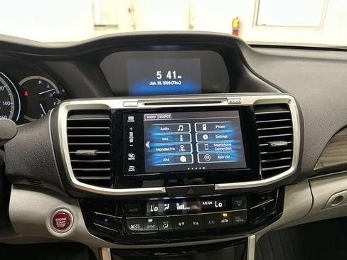 Used 2017 Honda Accord EX image 22