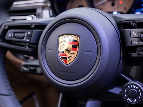 New 2026 Porsche Macan GTS AWD/4WD image 28