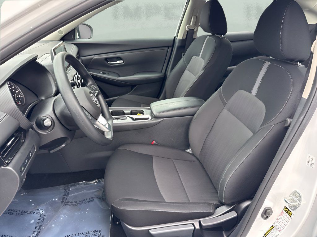 Used 2025 Nissan Sentra SV FWD image 10