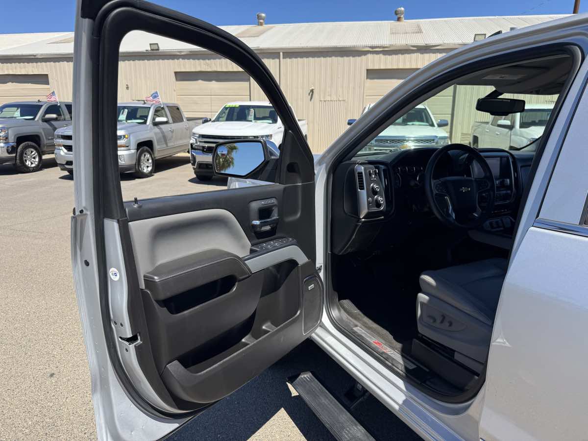 Used 2017 Chevrolet Silverado 1500 LTZ Z71 w/ LTZ Plus Package AWD/4WD image 22