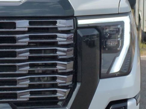 Used 2025 GMC Sierra 2500 Denali Ultimate AWD/4WD image 53