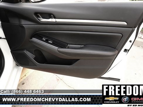Used 2024 Nissan Altima 2.5 SR FWD image 39