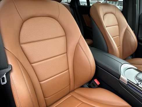 Certified 2022 Mercedes-Benz GLC 300 4MATIC image 37