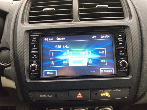 Used 2021 Mitsubishi Outlander Sport SE image 25