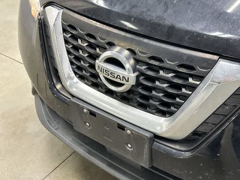 Used 2020 Nissan Kicks S FWD image 10