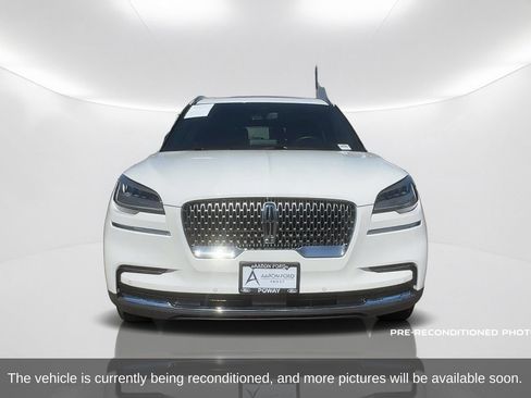 Used 2024 Lincoln Aviator Reserve w/ Equipment Group 201A RWD image 2