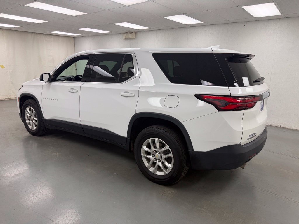 Used 2022 Chevrolet Traverse LS AWD/4WD image 3