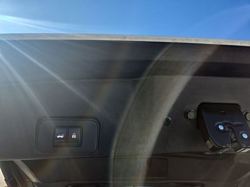 Used 2021 Nissan Rogue SL image 20