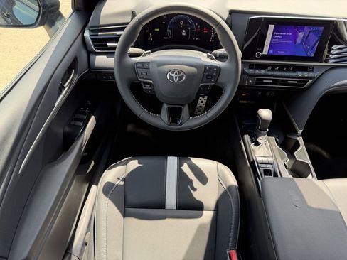 Used 2025 Toyota Camry SE FWD image 14