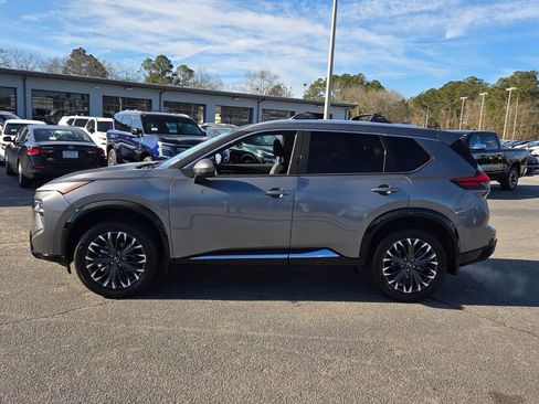 New 2026 Nissan Rogue Platinum image 2