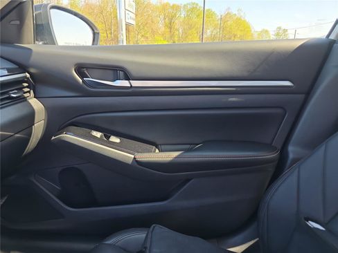 Used 2024 Nissan Altima 2.5 SR w/ SR Premium Package image 22