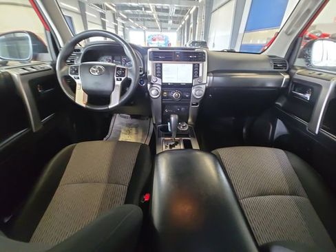 Used 2022 Toyota 4Runner SR5 AWD/4WD image 21