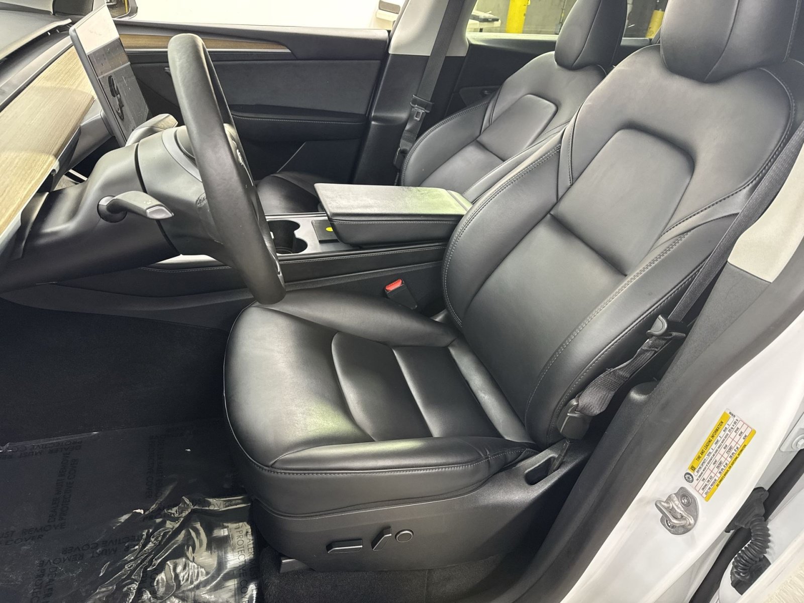 Used 2023 Tesla Model Y Performance AWD/4WD image 14