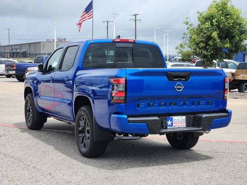 New 2026 Nissan Frontier SV w/ Tow Package AWD/4WD image 3