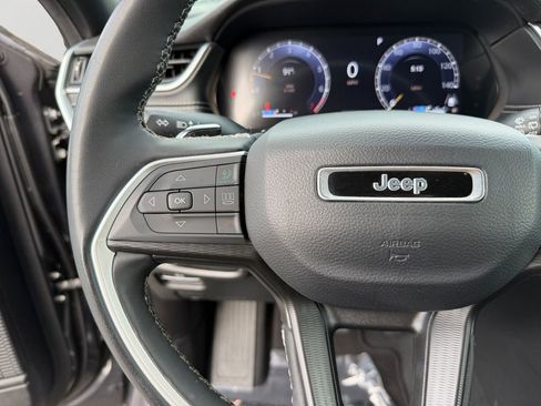 Used 2024 Jeep Grand Cherokee Altitude AWD/4WD image 21