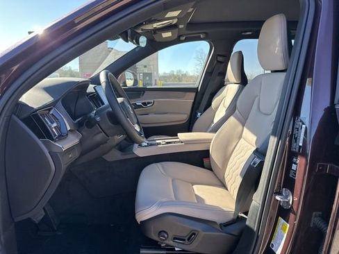 New 2026 Volvo XC90 B6 Plus w/ Protection Package Premier AWD/4WD image 14