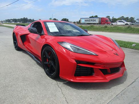 Used 2025 Chevrolet Corvette E-Ray w/ Stealth Interior Trim Package AWD/4WD image 3