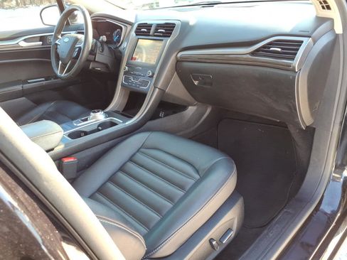 Certified 2019 Ford Fusion SEL image 8