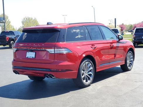New 2025 Lincoln Aviator AWD w/ Jet Appearance Package image 3
