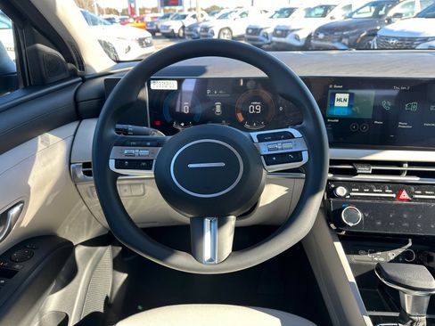 New 2025 Hyundai Tucson SEL image 18