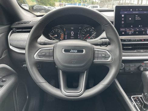 Used 2024 Jeep Compass Latitude AWD/4WD image 16
