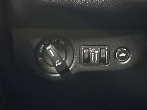 Used 2017 Dodge Challenger R/T w/ Blacktop Package RWD image 19