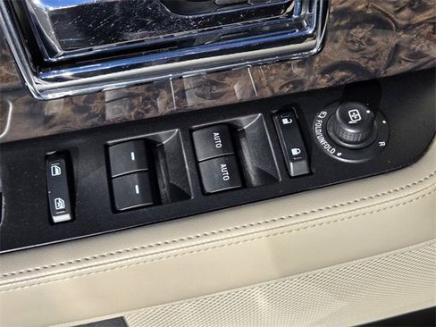 Used 2015 Lincoln Navigator 4WD image 20