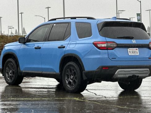 Used 2024 Honda Pilot TrailSport image 7