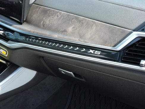 Used 2024 BMW X5 xDrive40i w/ Parking Assistance Package AWD/4WD image 7