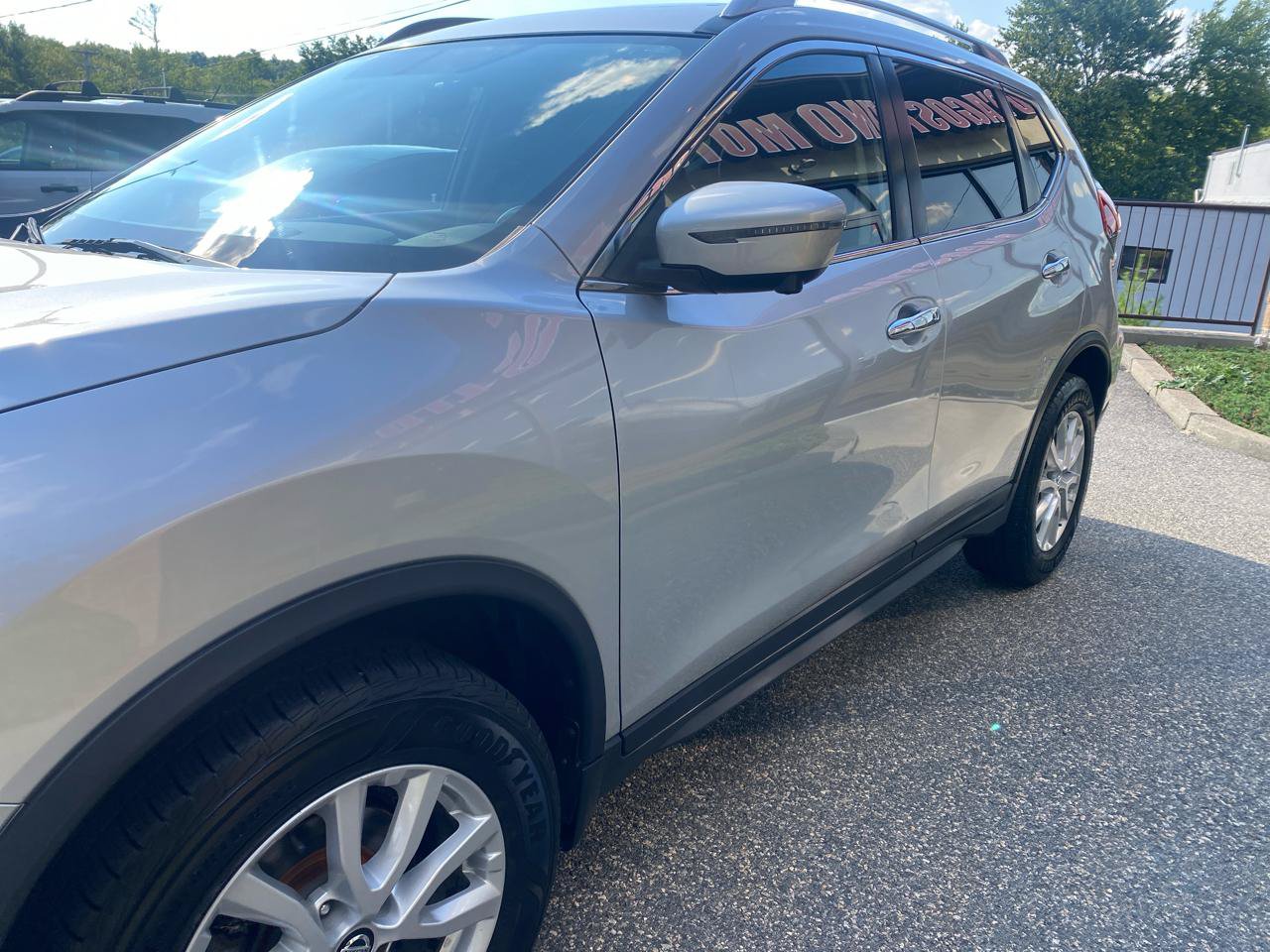 Used 2018 Nissan Rogue SV w/ Sun & Sound Touring Package AWD/4WD image 35