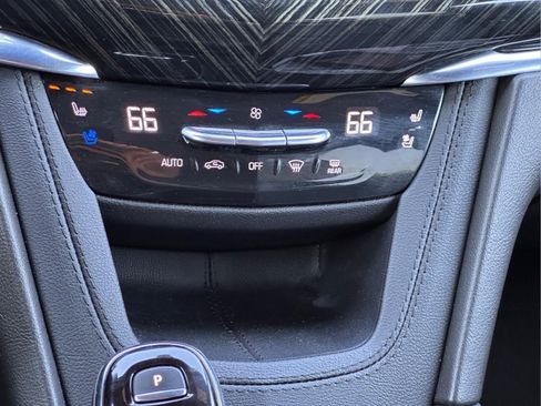 Used 2023 Cadillac XT6 Premium Luxury FWD image 26