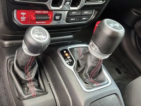 Used 2020 Jeep Wrangler Unlimited Rubicon AWD/4WD image 25
