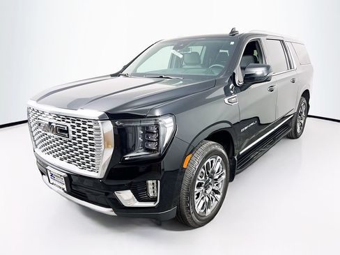 Certified 2023 GMC Yukon XL Denali AWD/4WD image 3