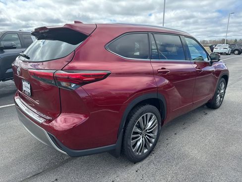 Used 2021 Toyota Highlander Platinum AWD/4WD image 5