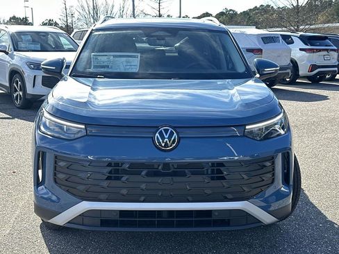 New 2026 Volkswagen Tiguan SE FWD image 30