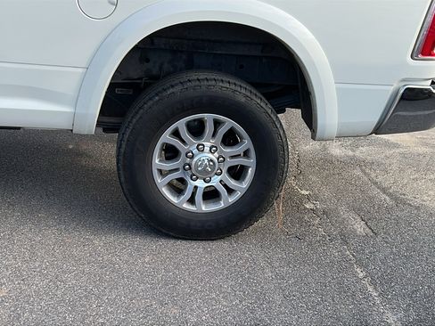 Used 2018 RAM 3500 Laramie image 12