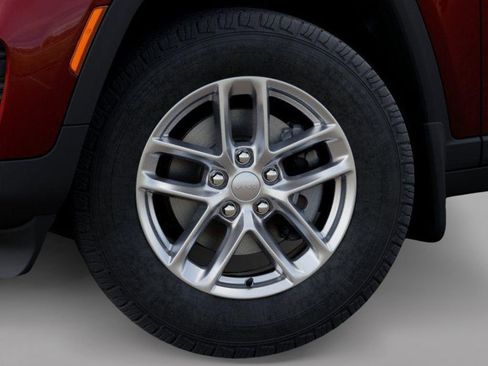 New 2025 Jeep Grand Cherokee Laredo X w/ Luxury Tech Group I AWD/4WD image 8