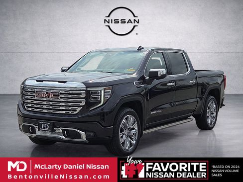 Used 2022 GMC Sierra 1500 Denali w/ Denali Reserve Package image 2