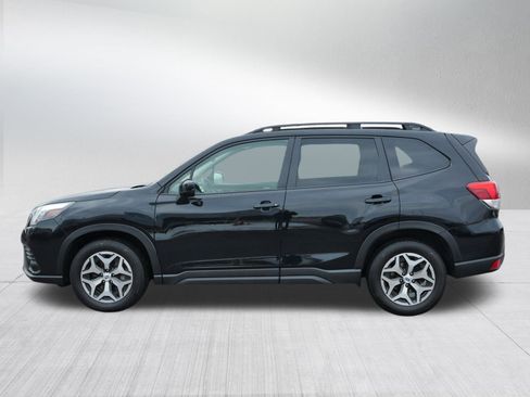 Used 2024 Subaru Forester Premium image 4